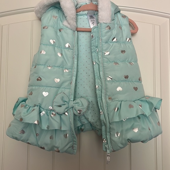 3-piece Girls Outfit with Puffer Vest - Picture 5 of 7